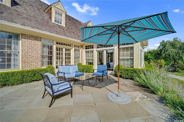 view of patio with outdoor lounge area