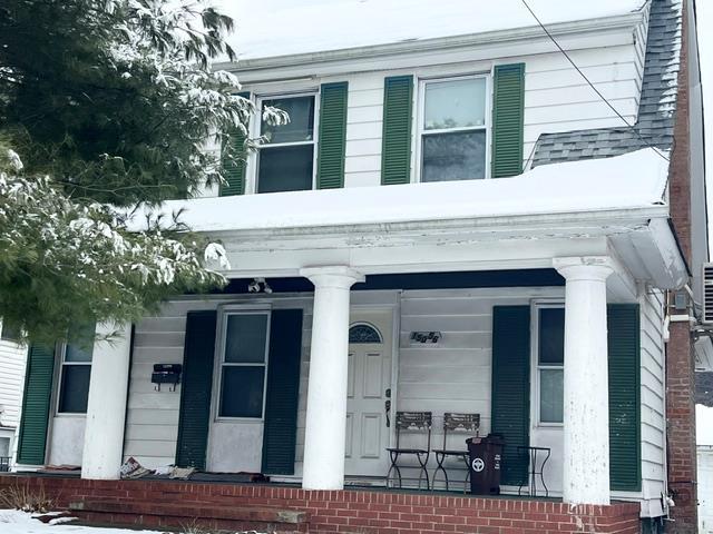 view of front of house featuring a porch