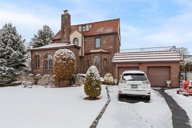 view of front of house featuring a garage