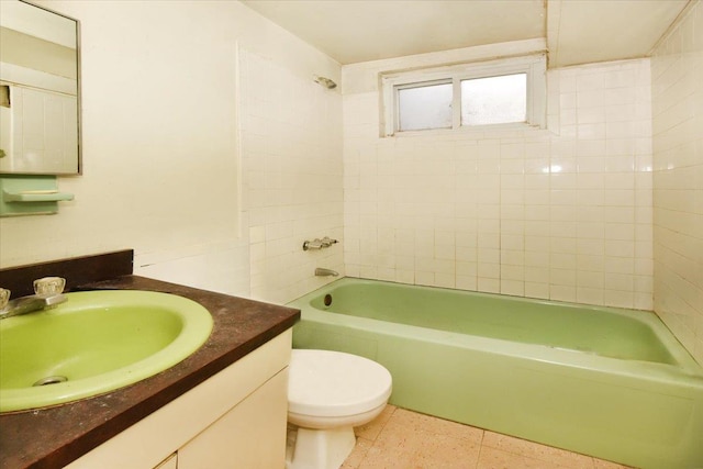 176-17 127th Ave, Jamaica, NY 11434 - full bath with toilet, washtub / shower combination, and vanity