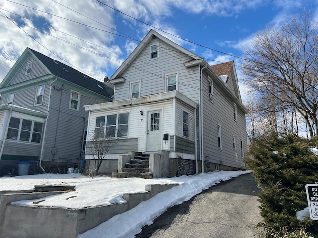 view of front of home