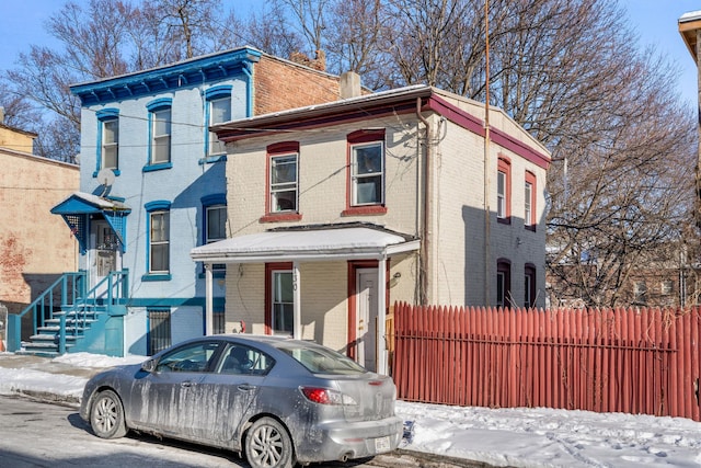 view of italianate-style house