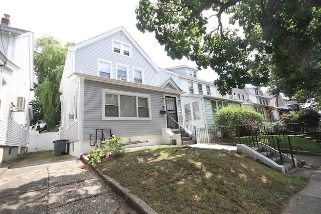 view of front of property