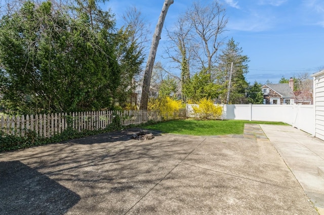 view of patio featuring a fenced backyard