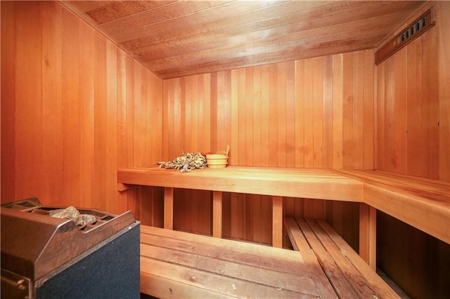 view of sauna / steam room