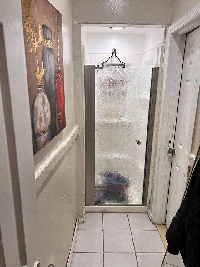 200-21 Hollis Ave, Saint Albans, NY 11412 - bathroom featuring tile patterned floors
