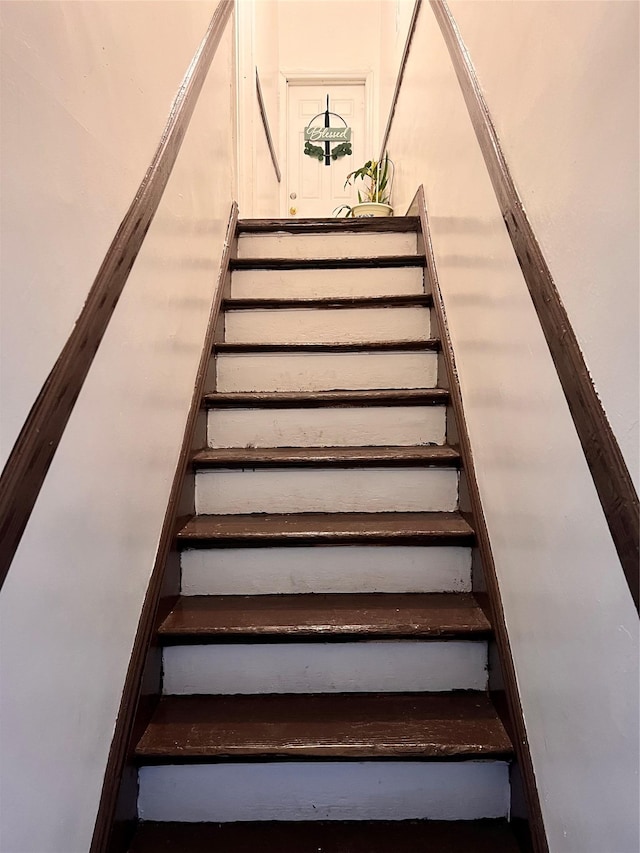 200-21 Hollis Ave, Saint Albans, NY 11412 - view of stairway