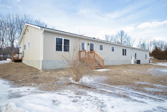 manufactured / mobile home featuring cooling unit