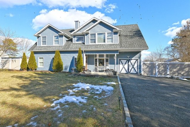 view of front of house featuring a front yard