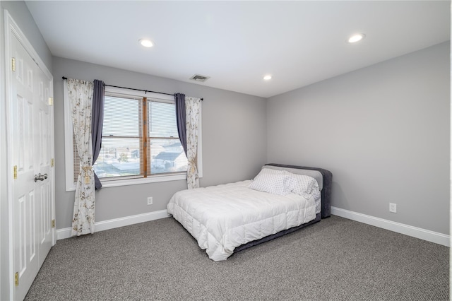 bedroom featuring carpet, baseboards, visible vents, and recessed lighting