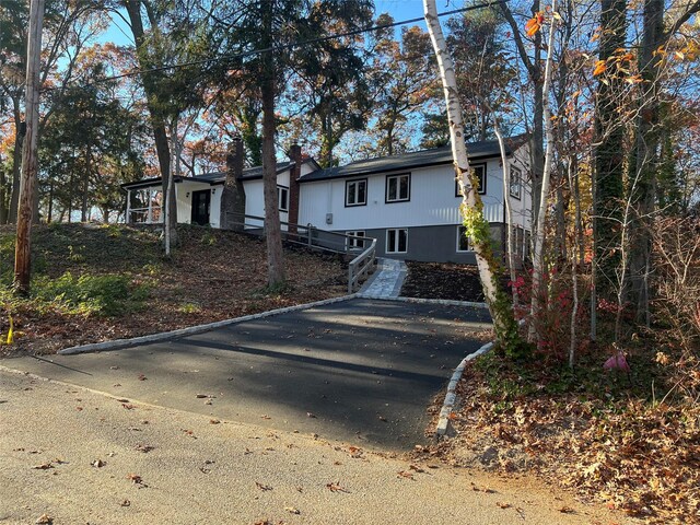 view of front of house