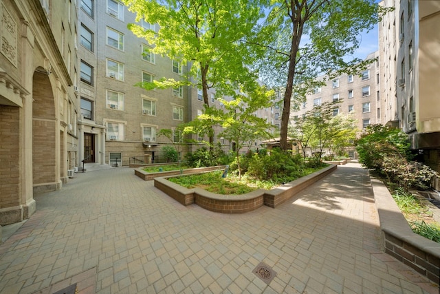 45-08 40th St Unit F32, Sunnyside, NY 11104 - view of property's community