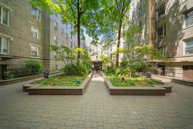 45-08 40th St Unit F32, Sunnyside, NY 11104 - view of property's community