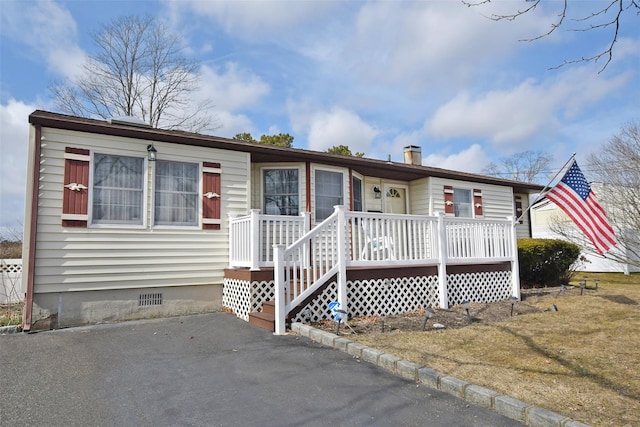 ranch-style house with crawl space