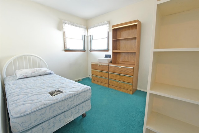 bedroom featuring carpet flooring