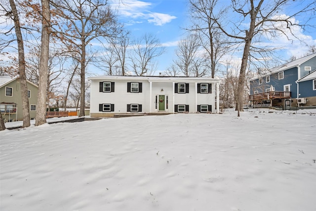 view of front of property