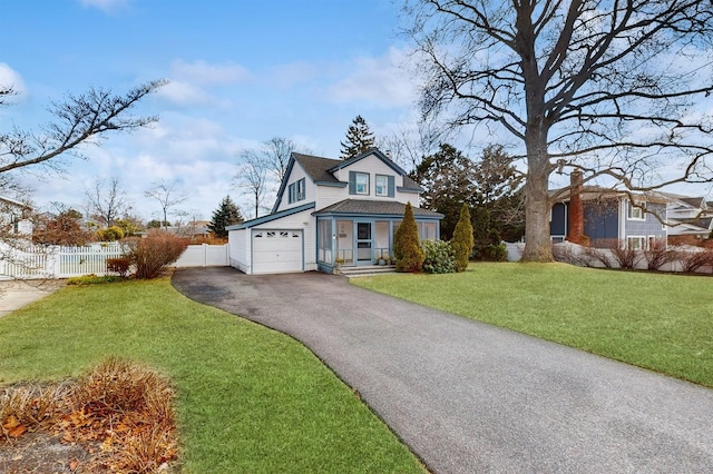 view of front of home featuring a front yard