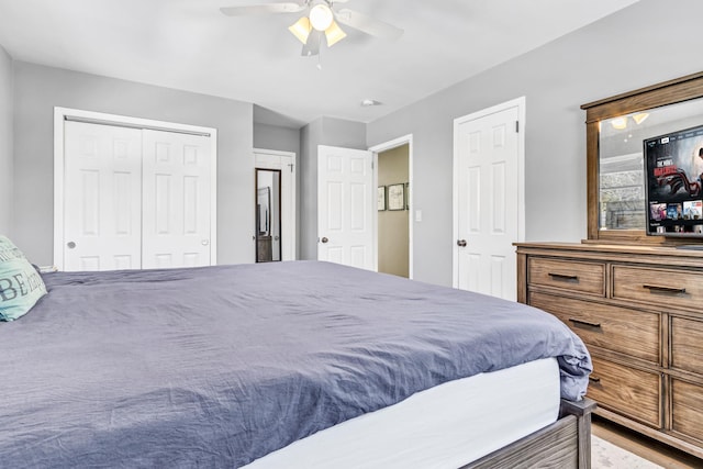 bedroom featuring ceiling fan