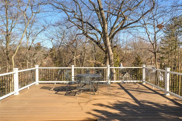 deck featuring outdoor dining space