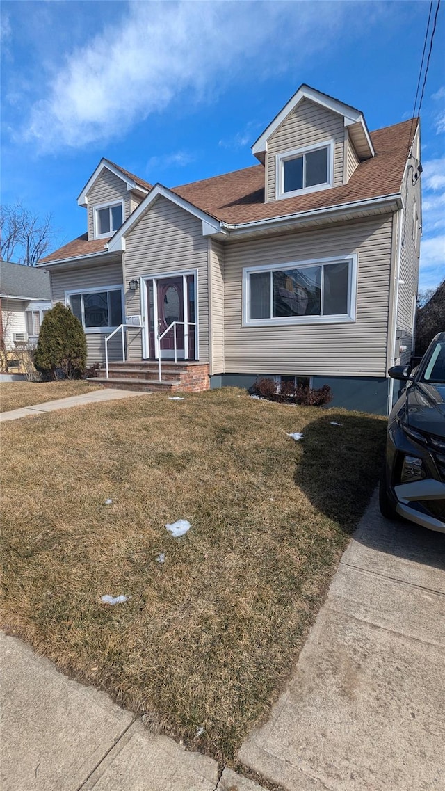 view of front of house with a front yard