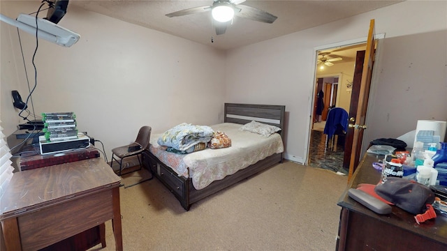 bedroom featuring a ceiling fan