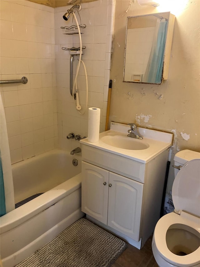 full bathroom featuring shower / bath combination with curtain, tile patterned flooring, vanity, and toilet