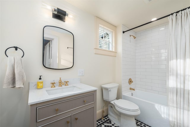 full bathroom featuring toilet, shower / bathtub combination with curtain, baseboards, and vanity