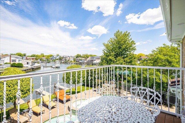 189 Philips Pl, Oceanside, NY 11572 - photo 31