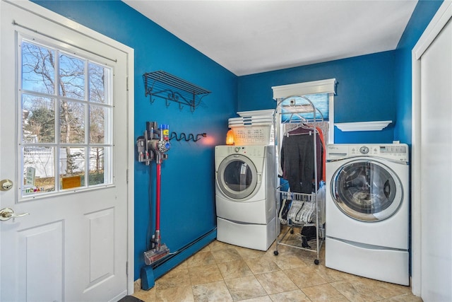 laundry room with laundry area and independent washer and dryer