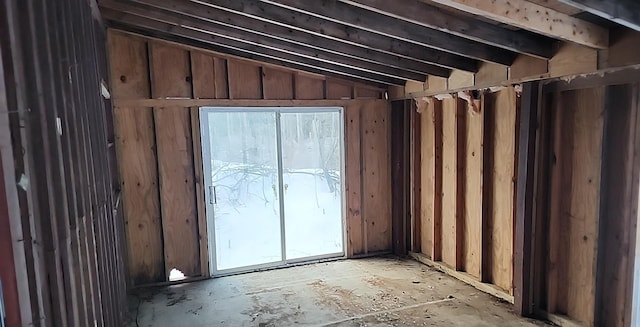 miscellaneous room featuring vaulted ceiling