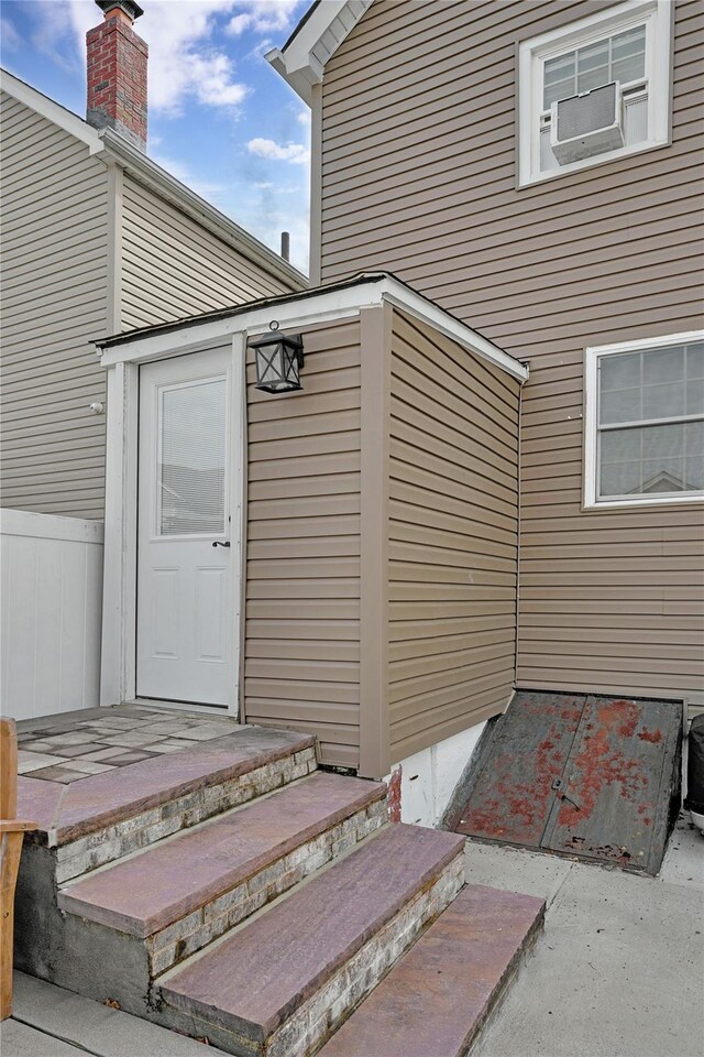 entrance to property with fence