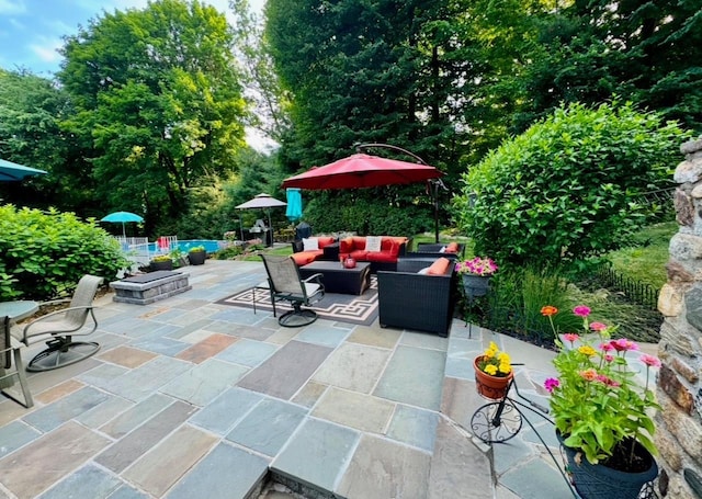 view of patio / terrace featuring outdoor lounge area