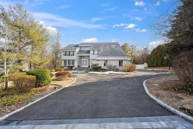 view of front of home featuring driveway