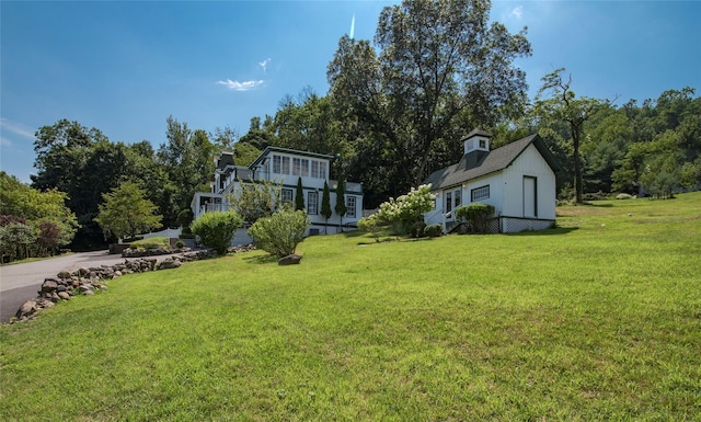 71 Old Mountain Rd S, Nyack, NY 10960 - view of grassy yard with driveway