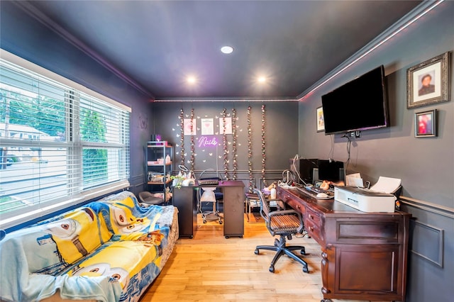 office featuring light wood-style flooring, crown molding, and recessed lighting