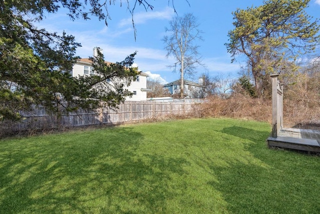 view of yard featuring fence