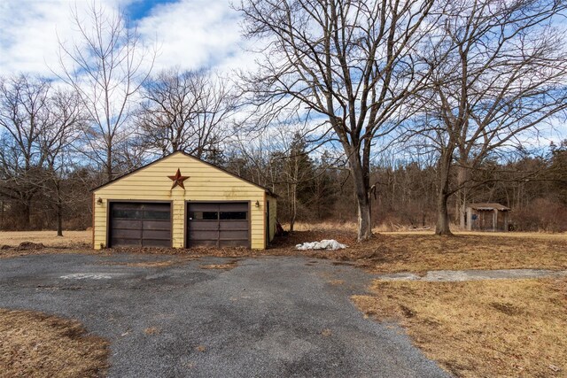 view of detached garage