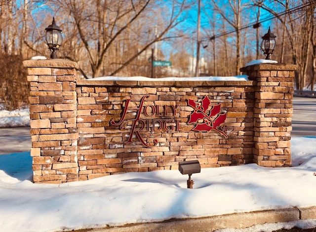 view of community / neighborhood sign