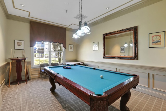 recreation room featuring billiards, visible vents, ornamental molding, and wainscoting