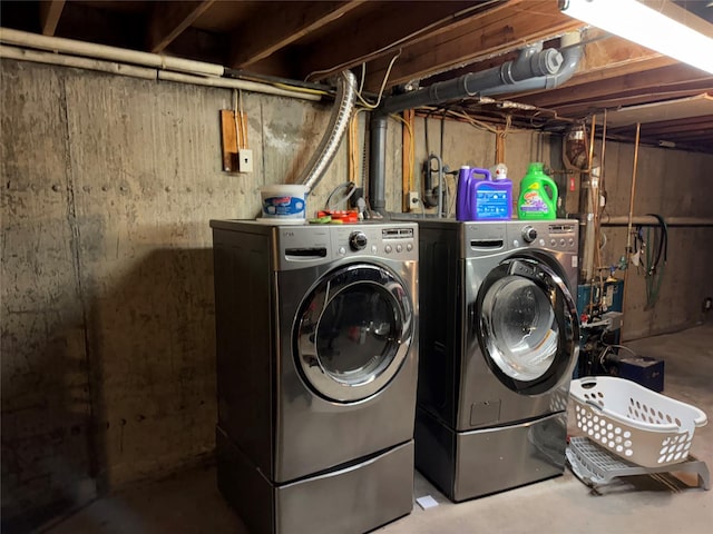 laundry area featuring laundry area and independent washer and dryer