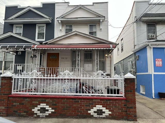 view of front of house with covered porch