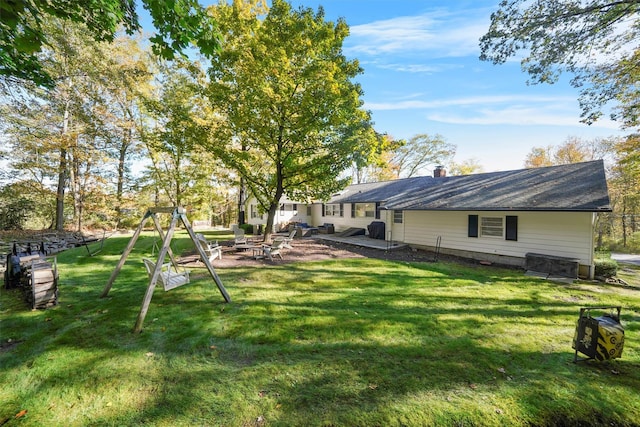 view of yard featuring a patio area