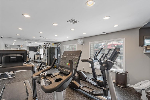 gym featuring recessed lighting, visible vents, and baseboards