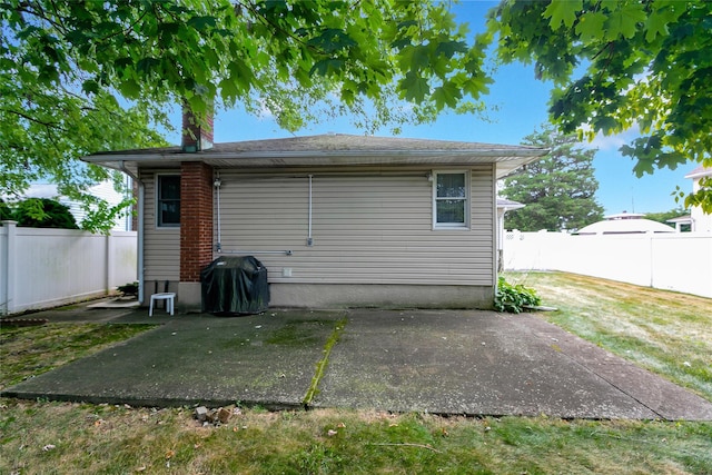 garage featuring fence