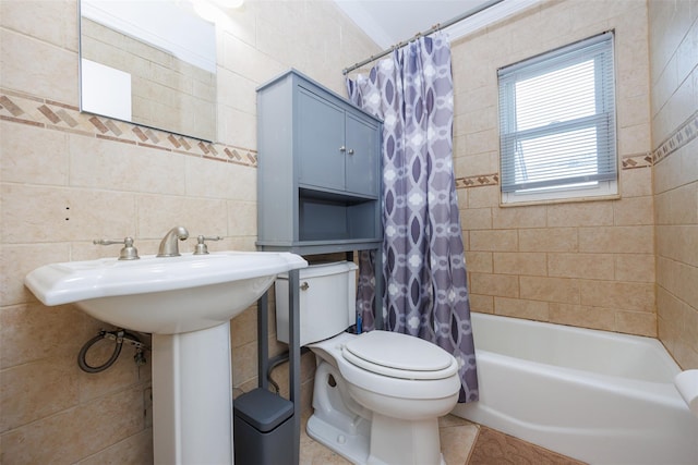 full bath with tile walls, decorative backsplash, toilet, and shower / bathtub combination with curtain