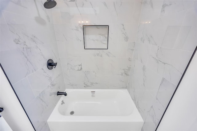 full bathroom with washtub / shower combination