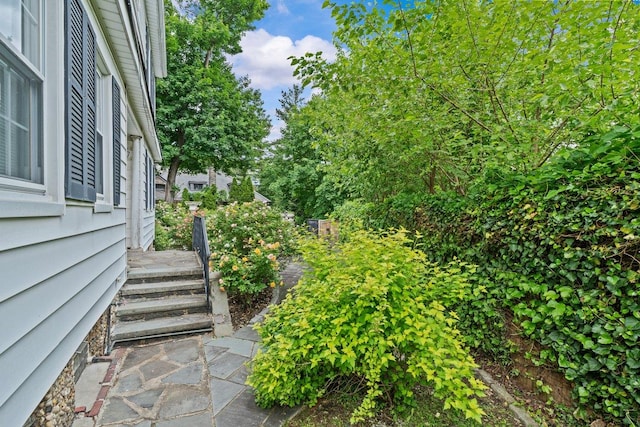 2711 Edgehill Ave, Bronx, NY 10463 - view of yard