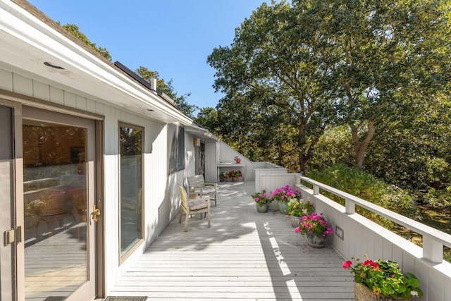 29 Kenwood Rd, Southampton, NY 11968 - view of deck
