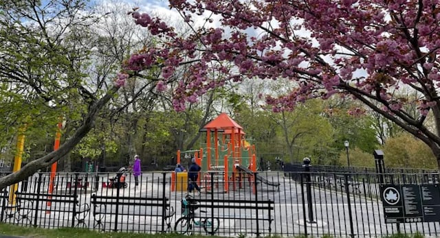 118-82 Metropolitan Ave Unit 1B, Kew Gardens, NY 11415 - community jungle gym with fence