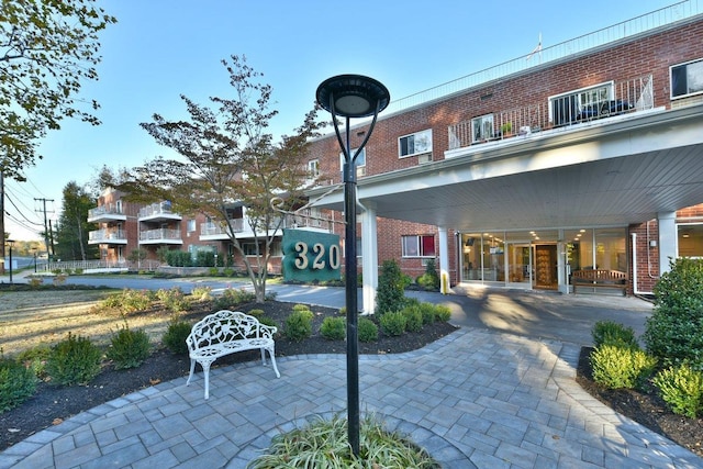 320 E Shore Rd Unit 25A, Great Neck, NY 11023 - exterior space